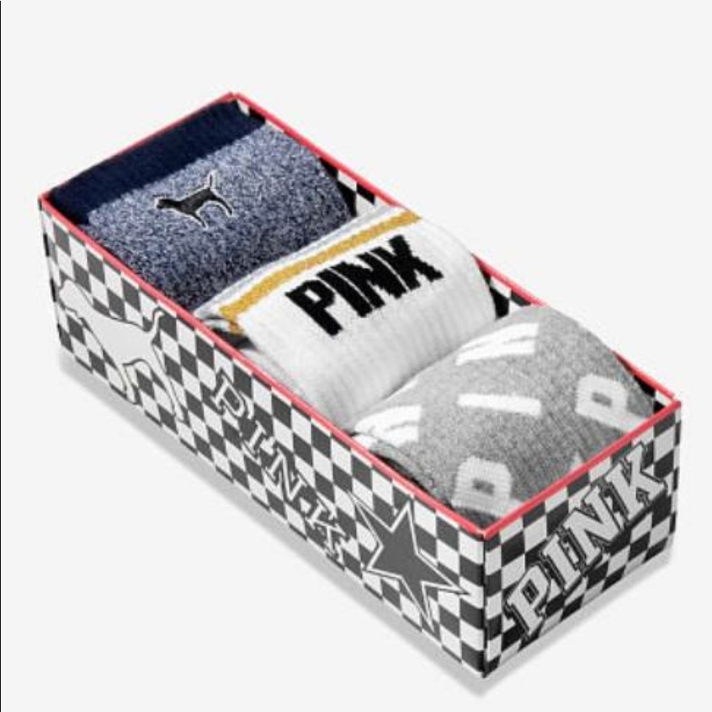 ONE PACK OF EACH COLOR SO TWO PACKS TOTAL 6 pairs